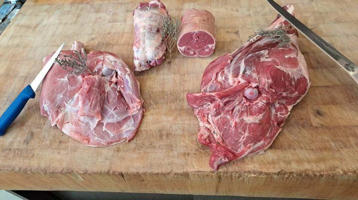 Nos produits du terroir sont authentiques et reflètent la tradition culinaire de notre région.